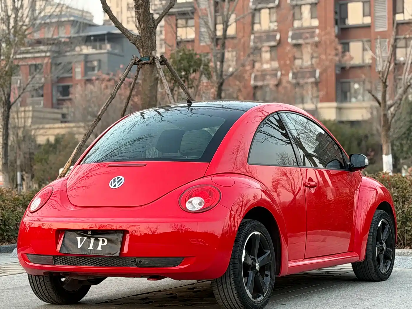 Volkswagen Beetle 2010 Model 2.0 BlackOrange Luxury Edition фото 6
