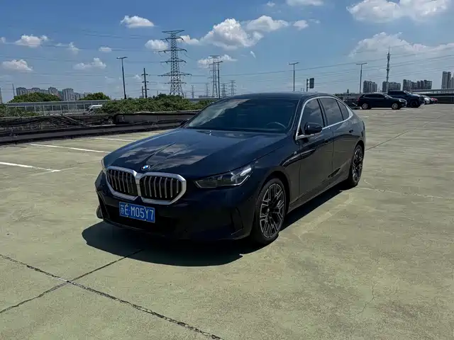 BMW 5 Series 2025