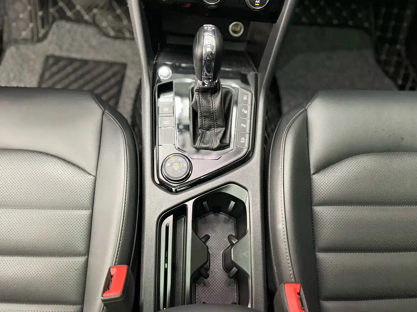 Volkswagen Tharu 2019 Model 330TSI 4WD Flagship Edition China VI фото 15