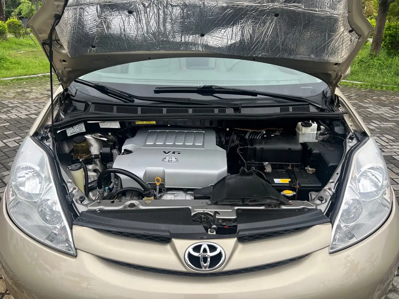 Photo 19 - Toyota Sienna