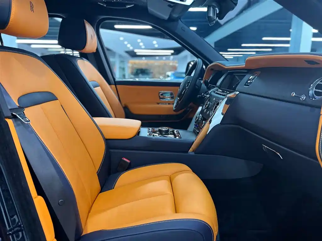 Фото 19 - Rolls-Royce Cullinan