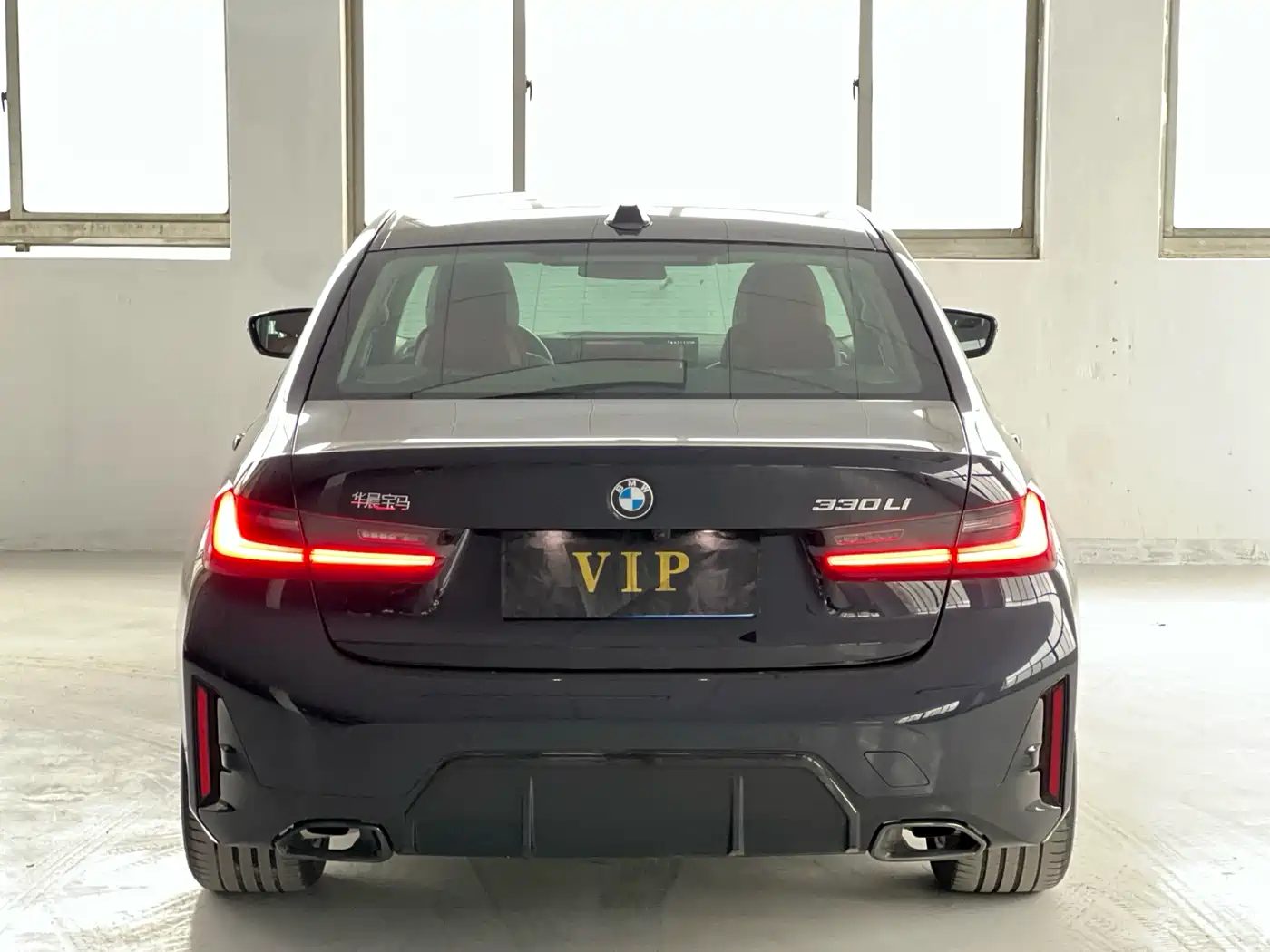 BMW 3 Series 2025 330Li M Sport Night Edition фото 8