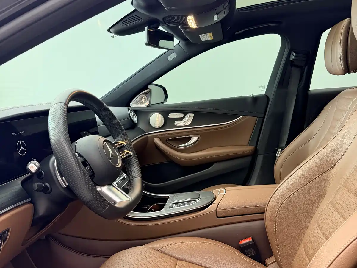 MERCEDES-BENZ E CLASS