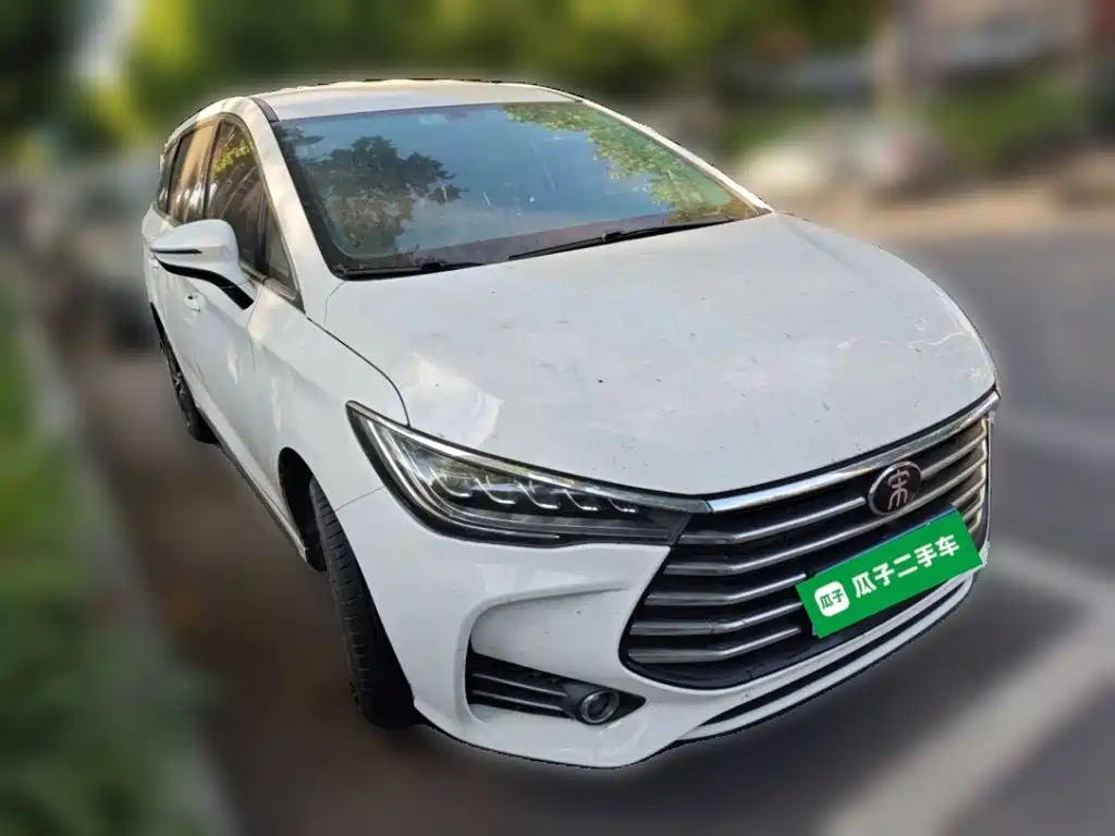 Фото 22 - BYD Song MAX