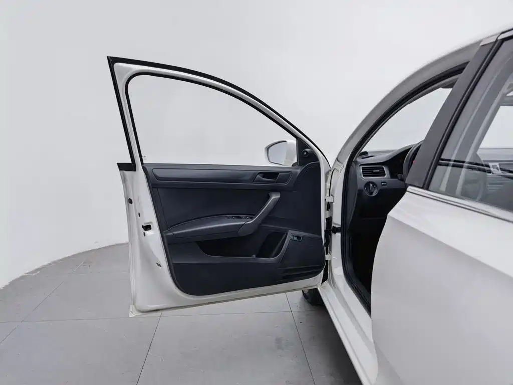 صورة 8 - Volkswagen Santana