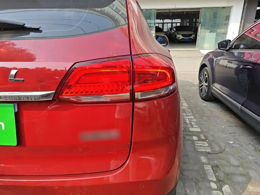 Photo 8 - Haval H2s