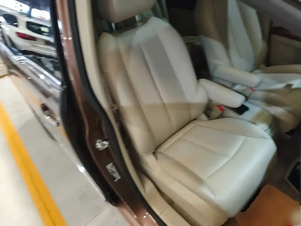 Фото 25 - Buick GL8