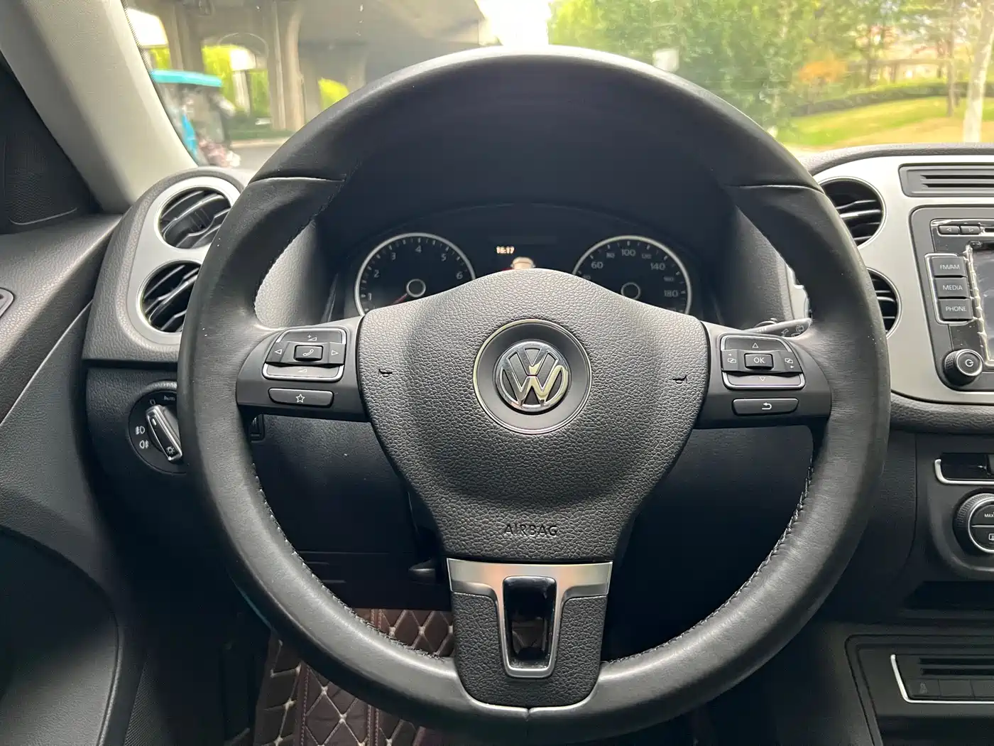 Volkswagen Tiguan 2015 1.8TSI Automatic 4WD Highline фото 15