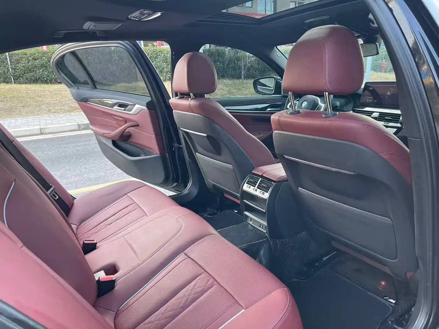 BMW 5 Series 2022 525Li M Sport Package фото 13
