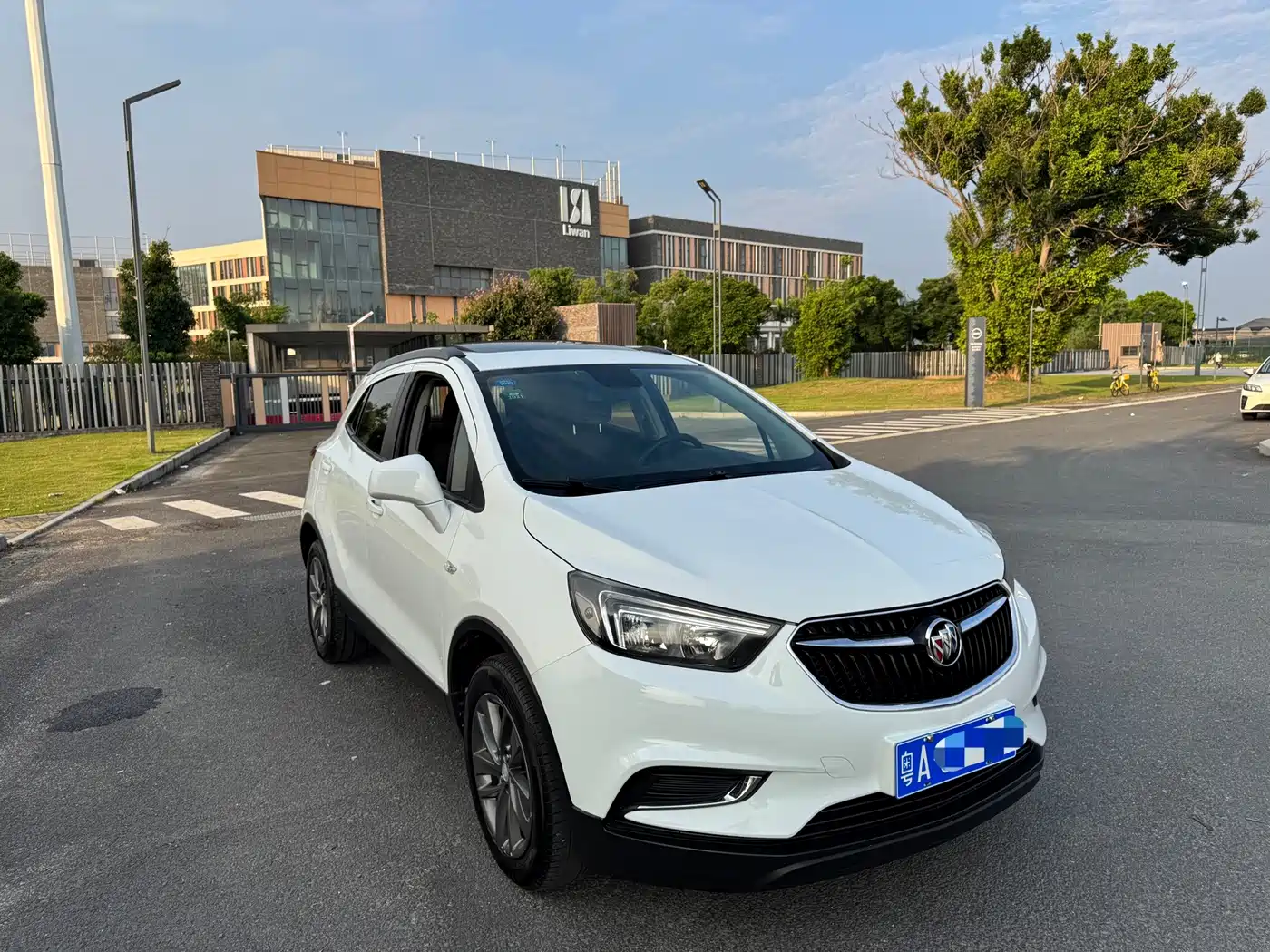 Photo 3 - Buick Encore