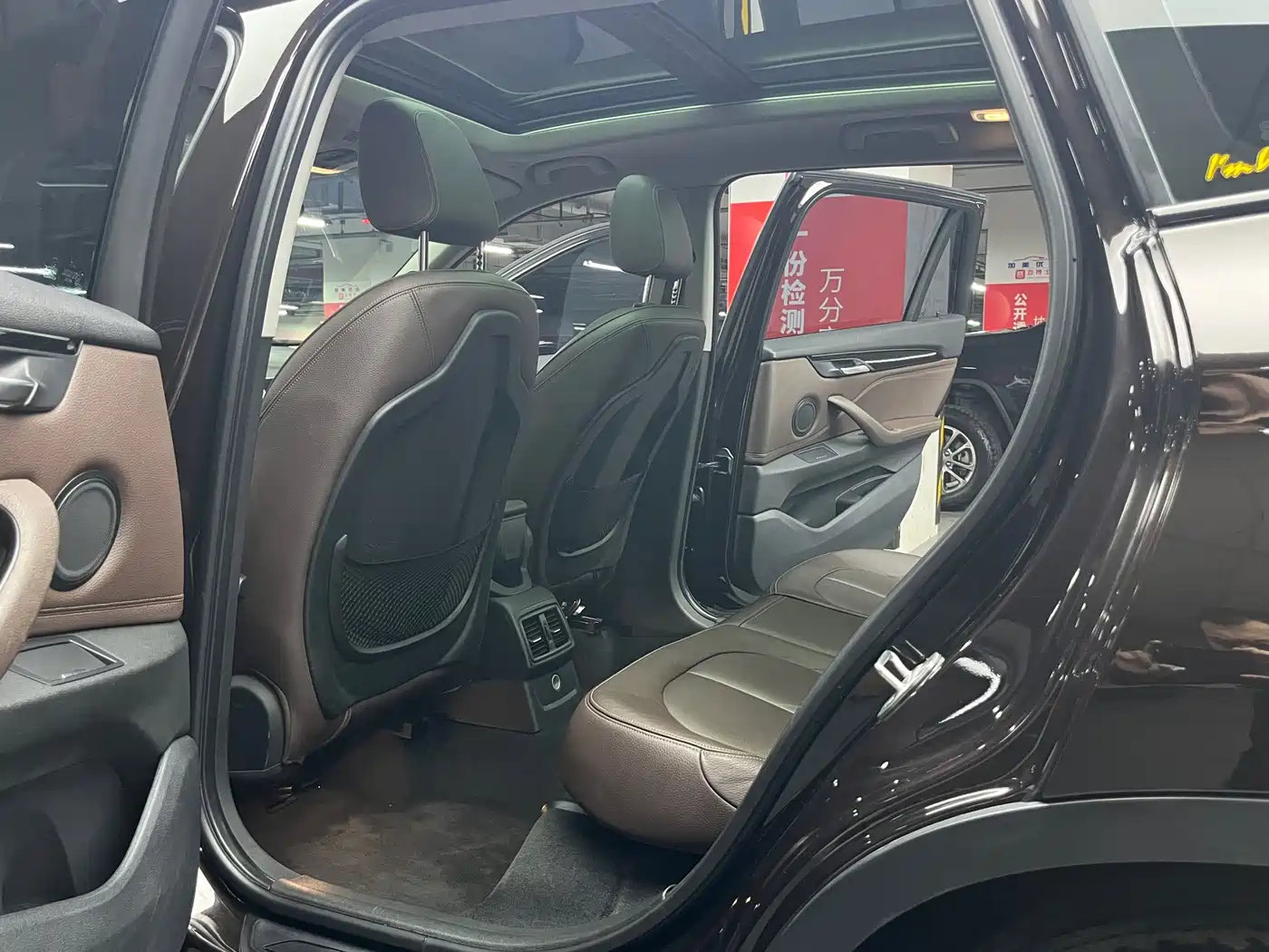 BMW X1 2018 sDrive18Li Premium Model фото 18