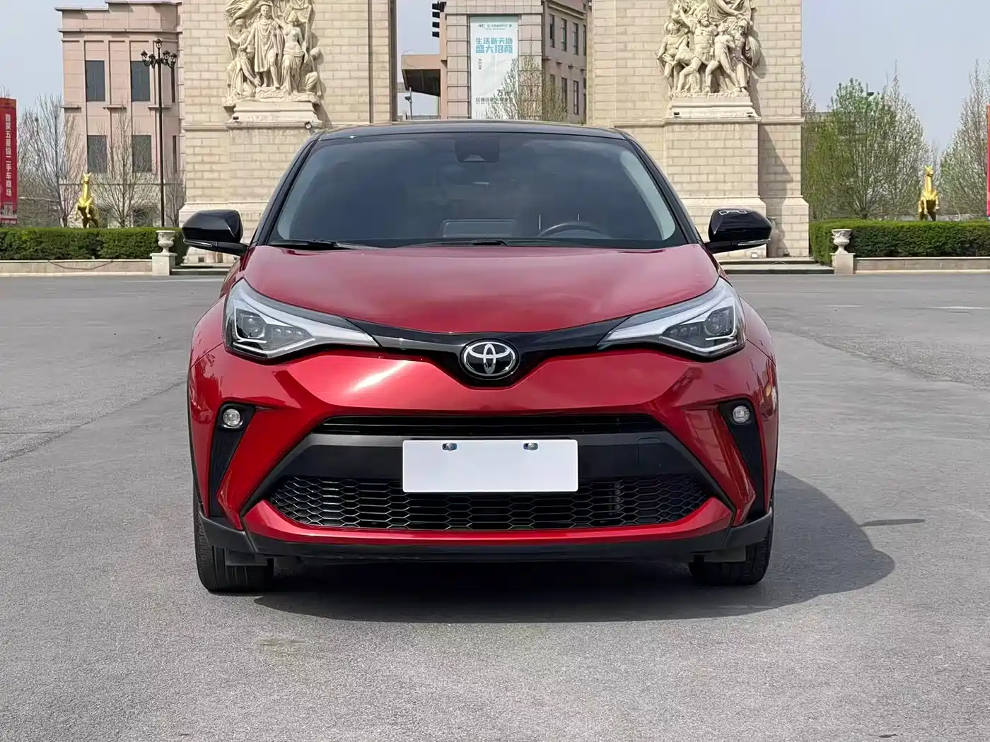 Toyota C-HR 2021 2.0L Luxury Edition фото 2