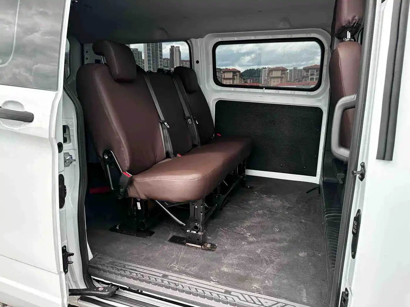 Ford Transit 2023 2019 2.0T Diesel Multi-Purpose Commercial Vehicle Short Wheelbase Low Roof 6-Seater China VI