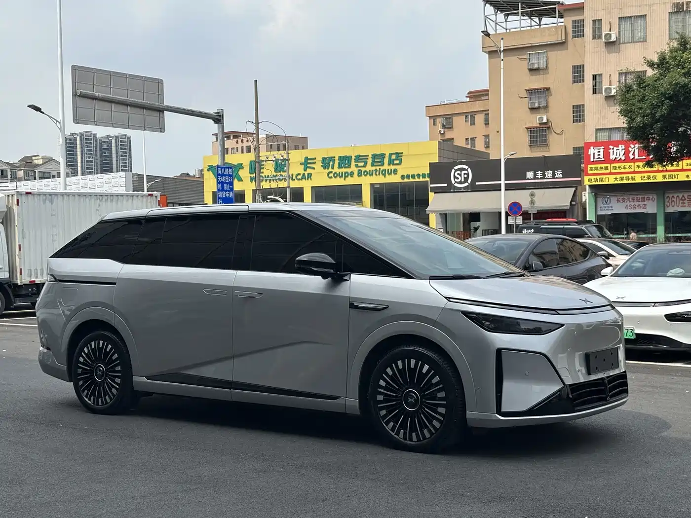 XPeng X9 2025 2025 Extended Range Edition