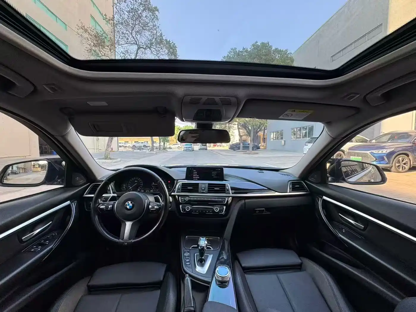 BMW 3 Series 2019 320Li M Sport Black Night Edition фото 9