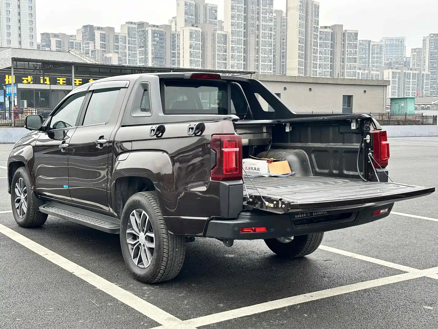 Jiangling Yuhu 9 2023 2022 2.0T Automatic Diesel 4WD Ultimate Edition