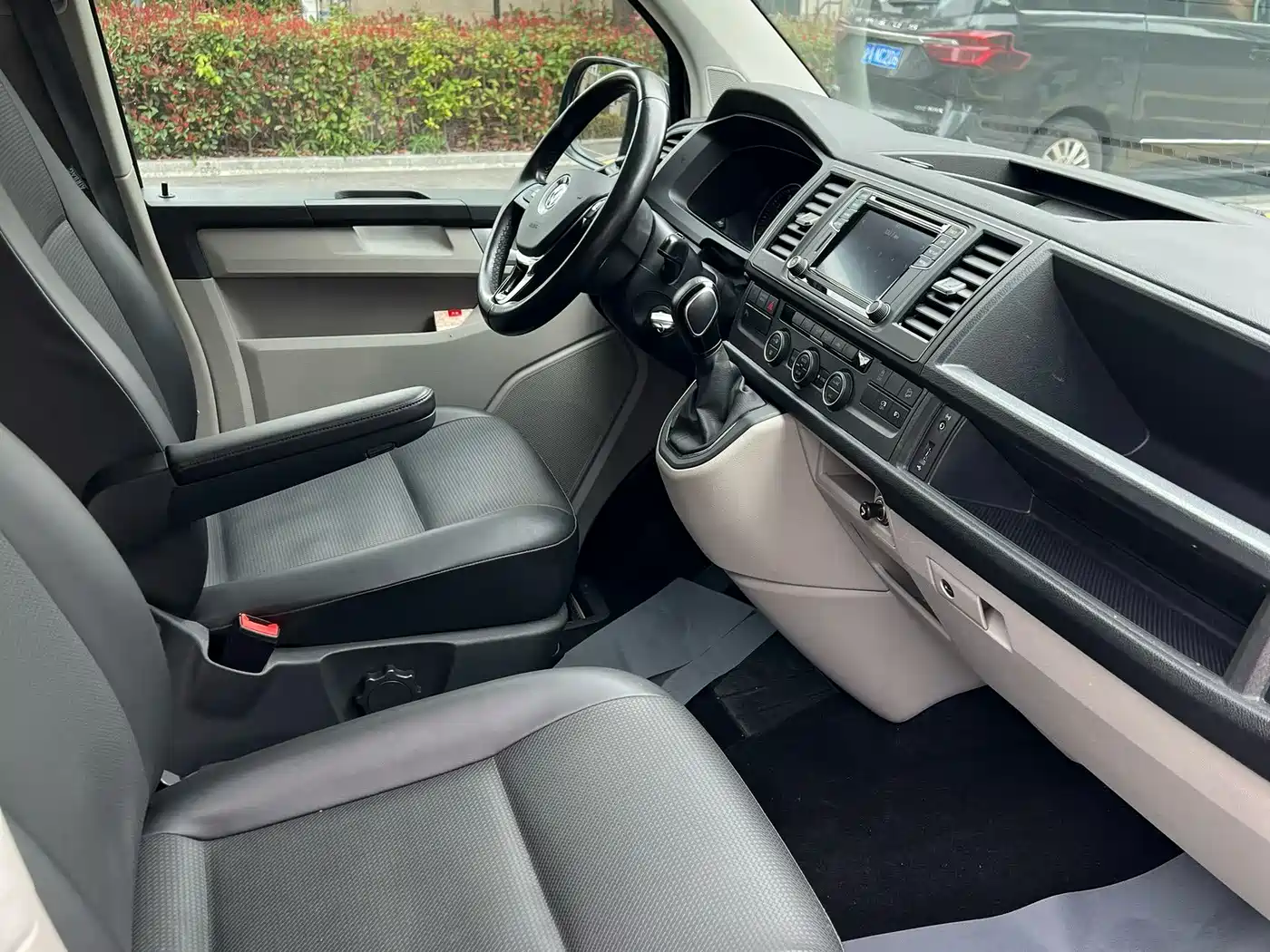 Volkswagen Caravelle 2018 2.0TSI 4WD Comfort Edition 7-Seater фото 7