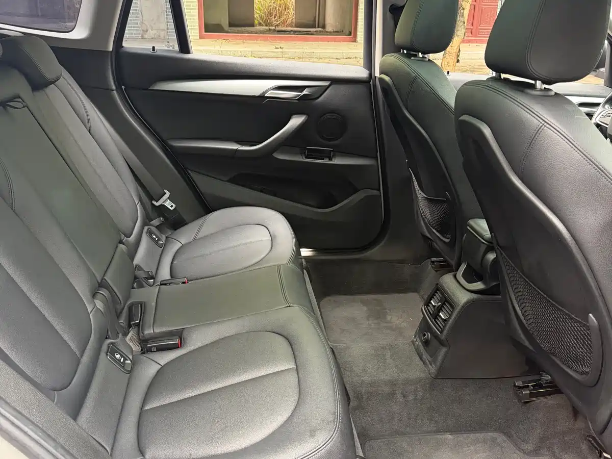 BMW X1 2016 sDrive18Li Premium Model фото 13
