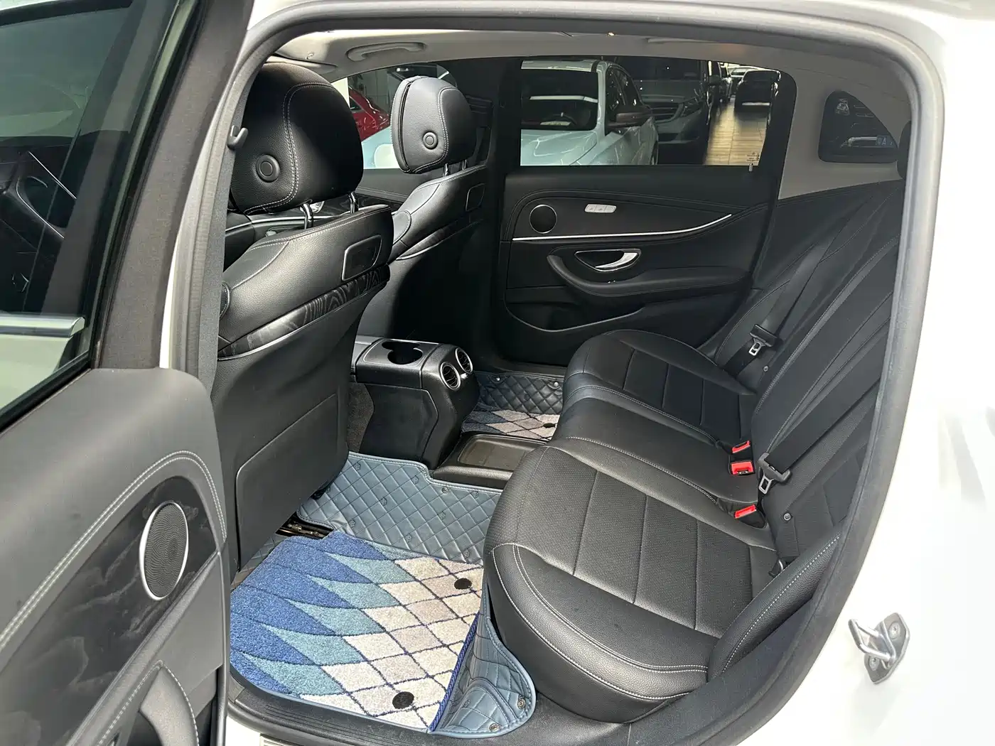 Mercedes-Benz E-Class 2016 E 200 L Sport Type фото 13