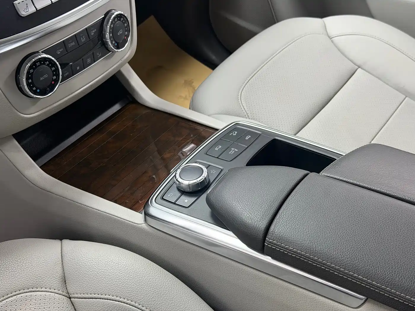 Mercedes-Benz M-Class 2014 ML 400 4MATIC Dynamic фото 13