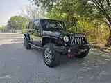 Photo 3 - Jeep Wrangler