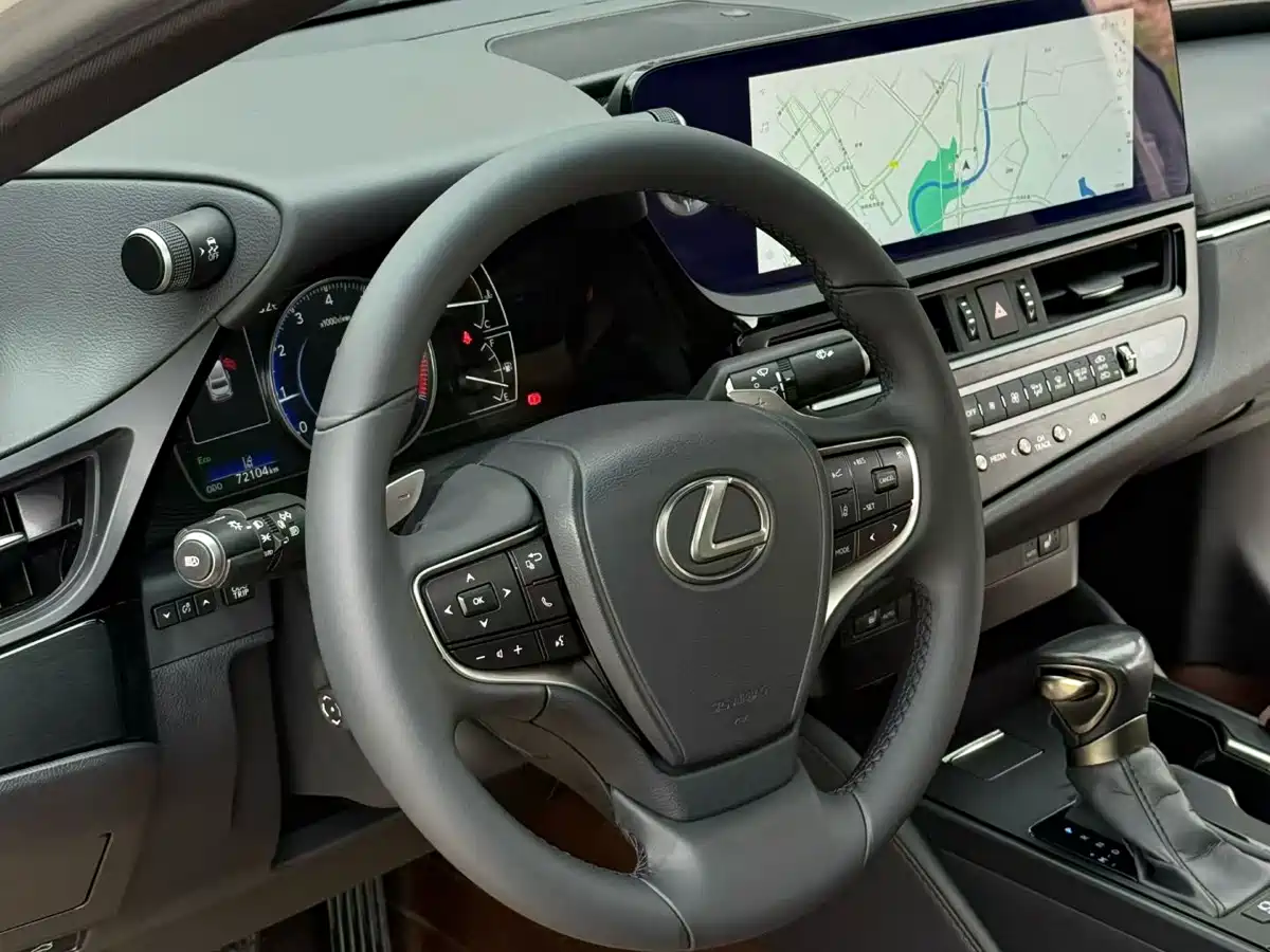 Lexus ES 2023 200 Excellence Edition фото 3