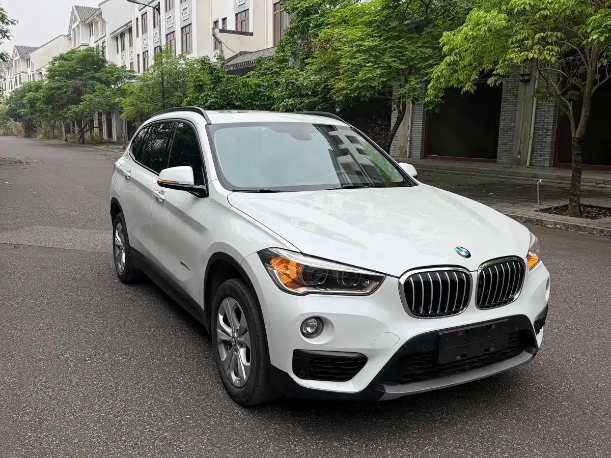BMW X1 2016 sDrive18Li Premium Model фото 3