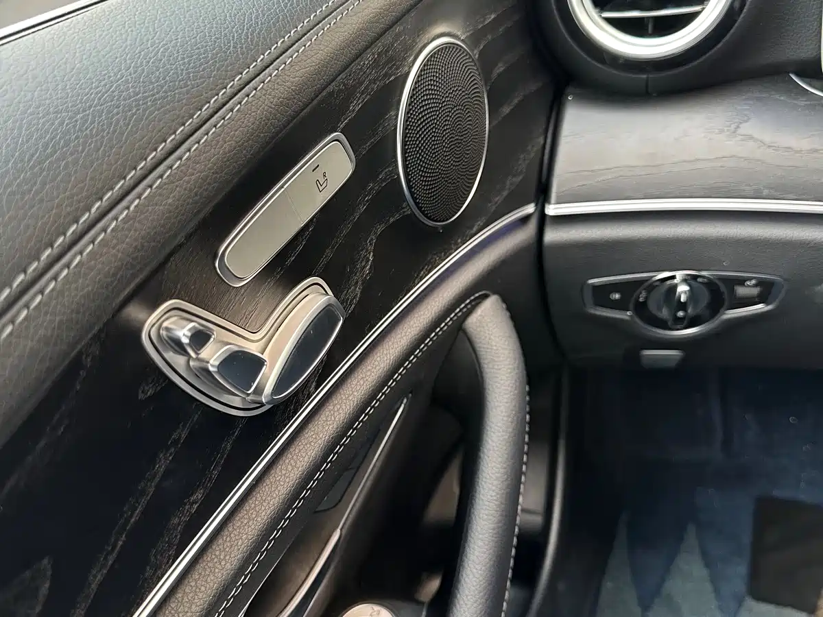 Mercedes-Benz E-Class 2016 E 200 L Sport Type фото 21