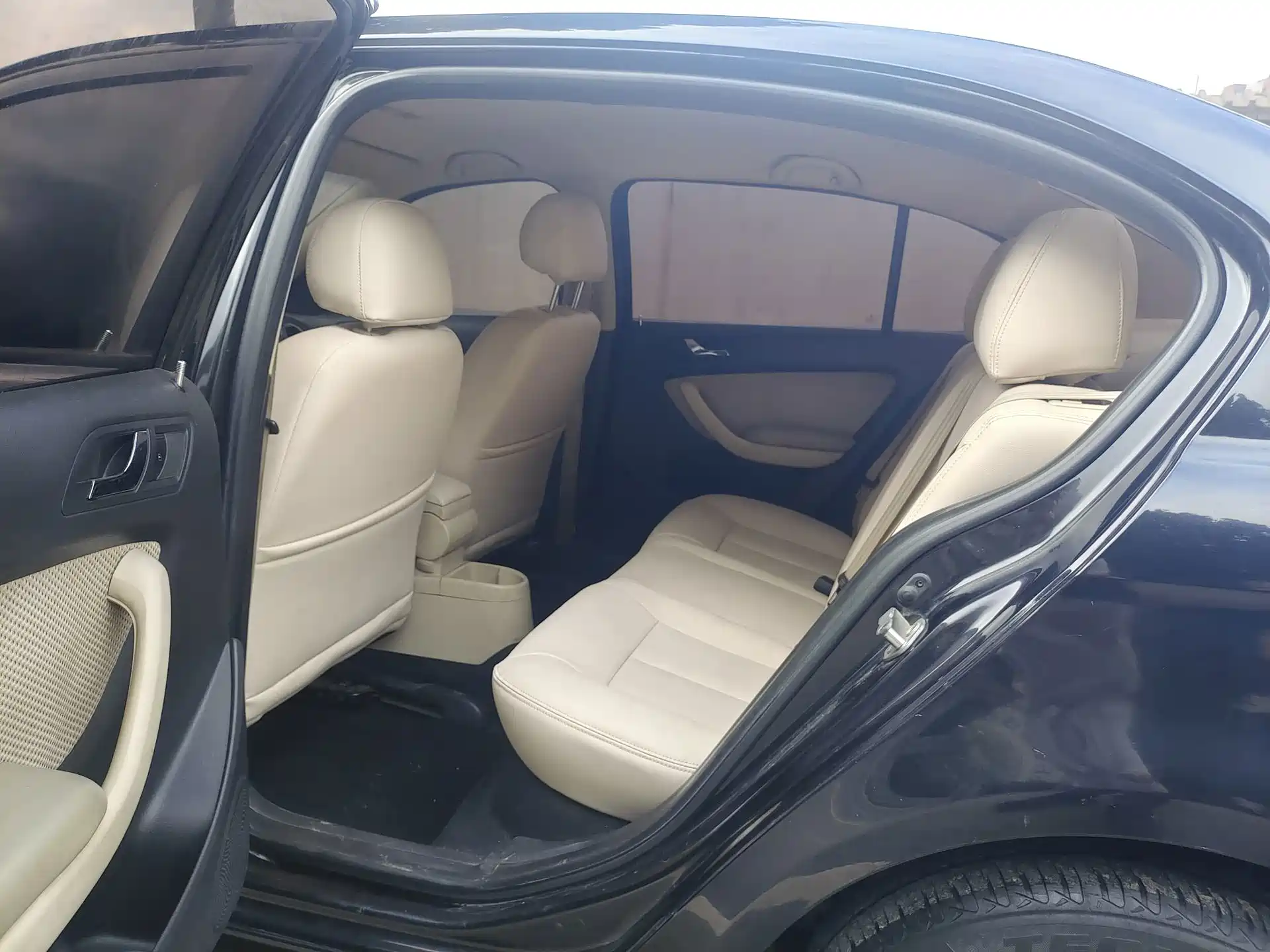 صورة 7 - Volkswagen Lavida