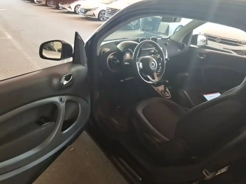 smart fortwo 2019 2018 1.0L 52kW Hardtop Passion Edition China V