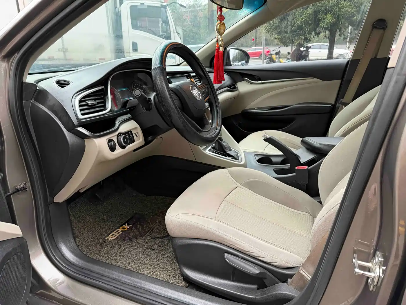 Buick Excelle 2015 15N Automatic Elite фото 8