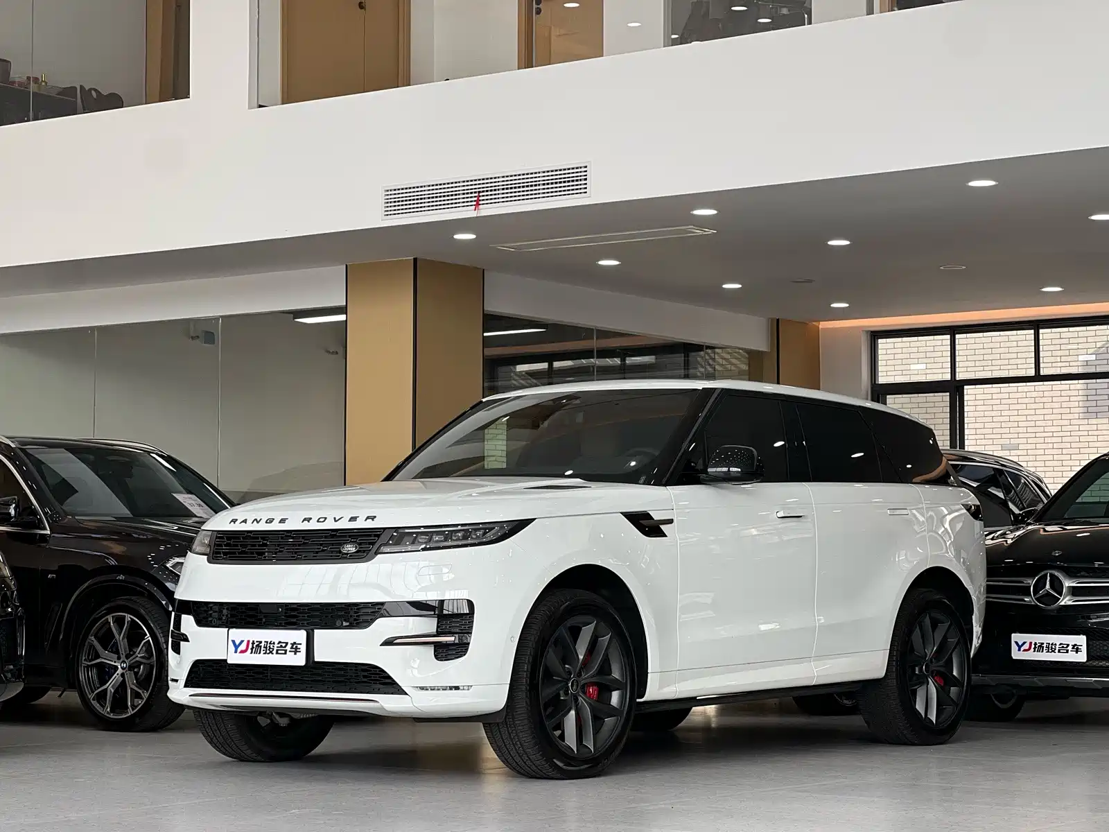 Photo 1 - Land Rover Range Rover Sport