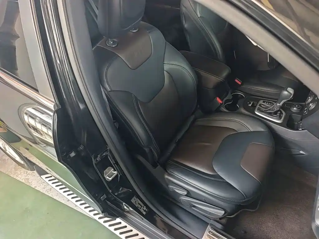 Jeep Cherokee (Import) 2015 2015 2.4L Elite Edition