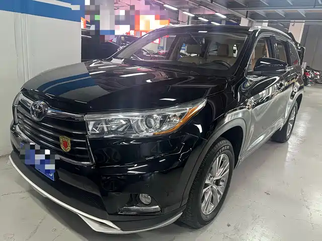 TOYOTA HIGHLANDER