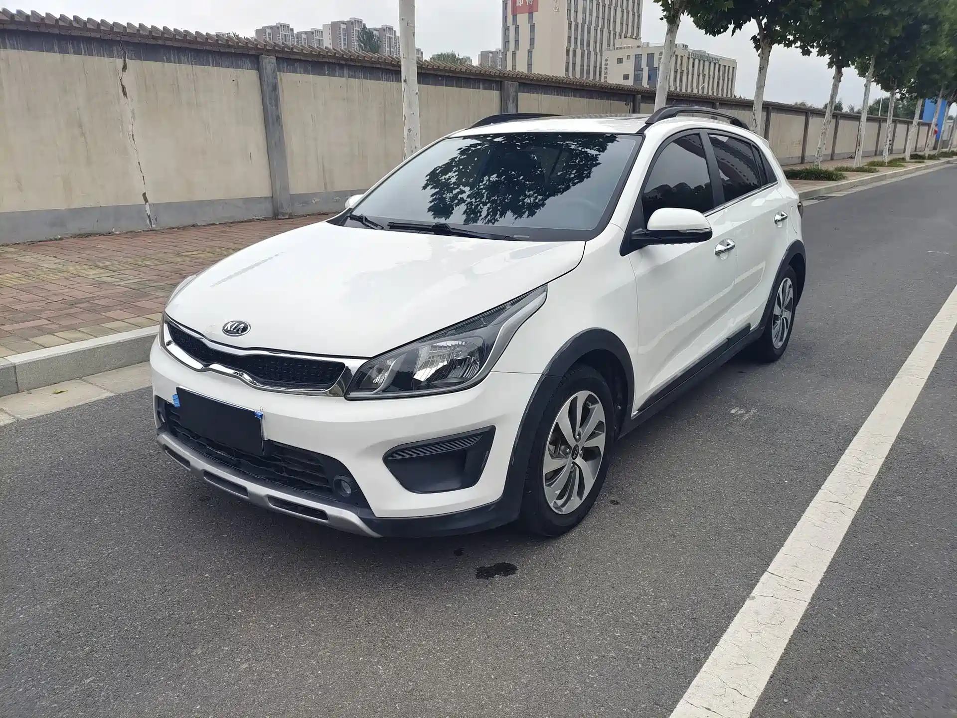 Photo 1 - Kia KX CROSS