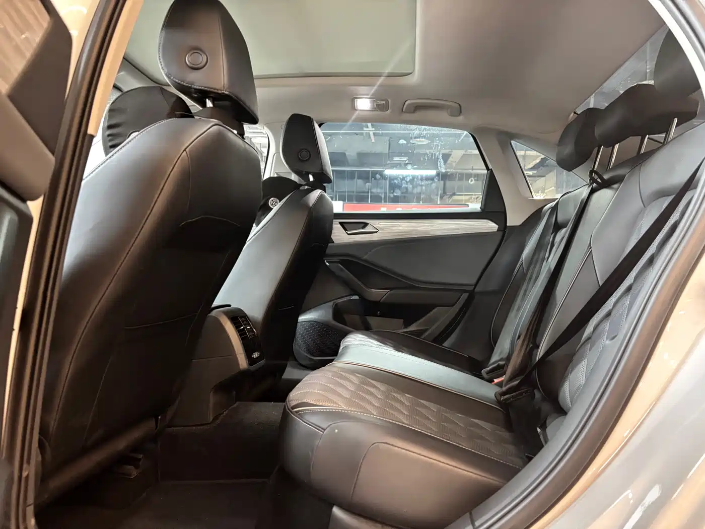 Volkswagen Sagitar 2023 300TSI DSG Excellence Edition фото 10