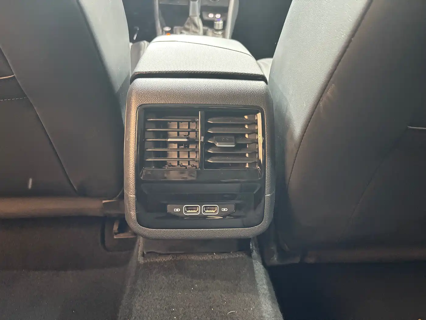 Volkswagen Sagitar 2023 300TSI DSG Excellence Edition фото 11