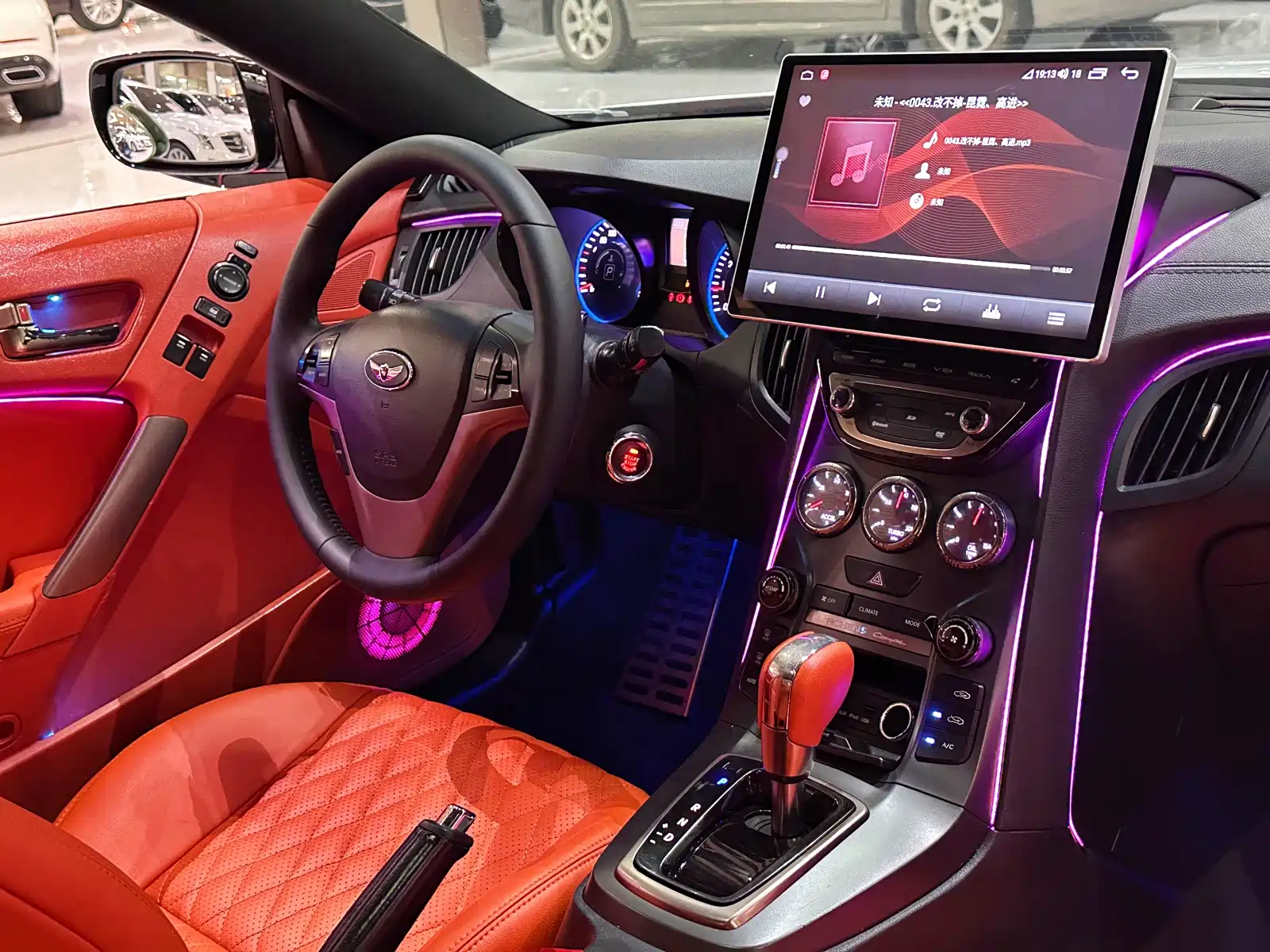 Photo 6 - Hyundai Genesis Coupe