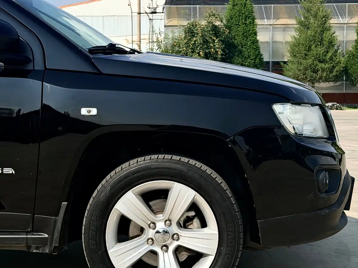 Jeep Compass (Import) 2012 2012 2.4L AWD Sport Edition