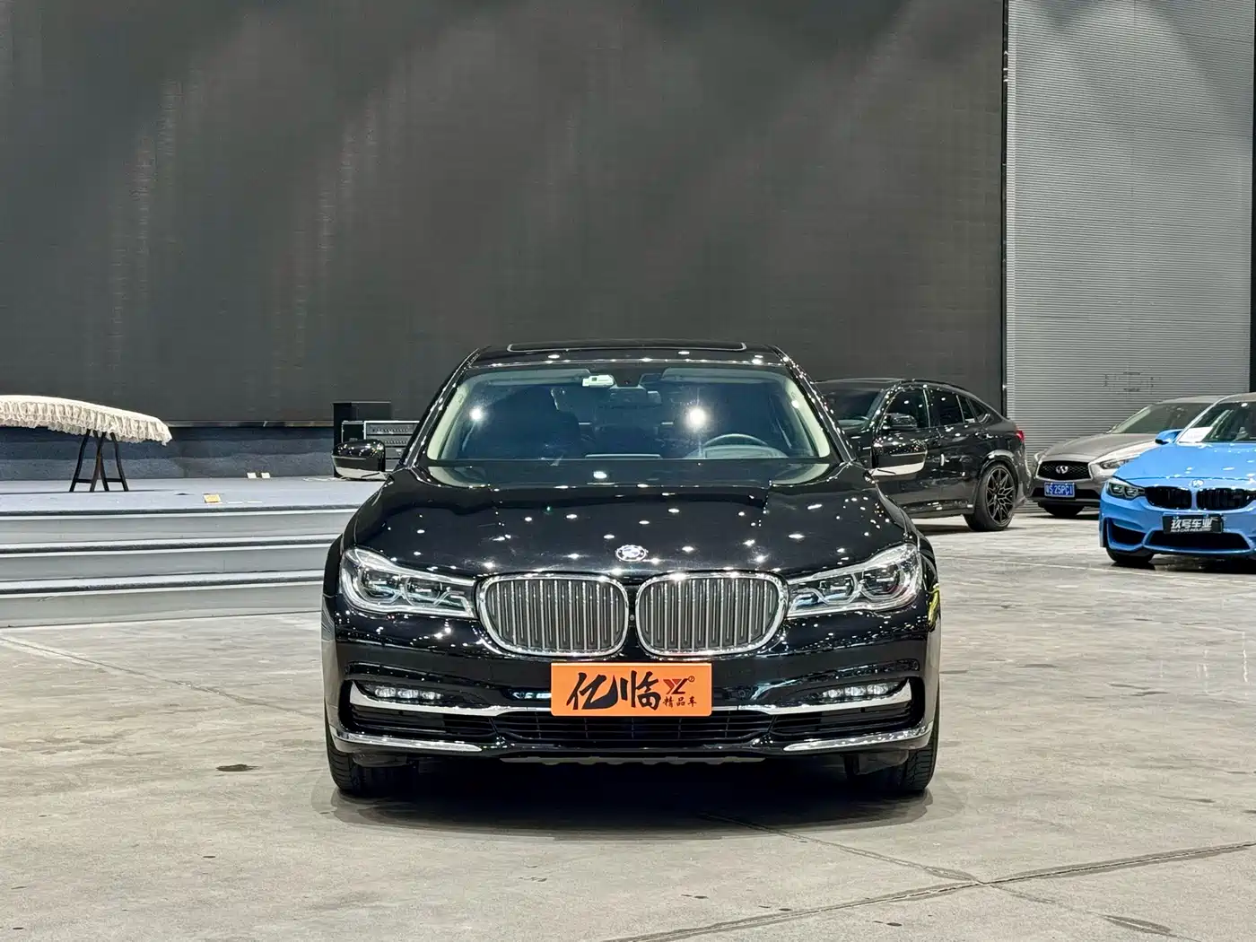 BMW 7 Series 2018 730Li Premium Type Excellence Package фото 2