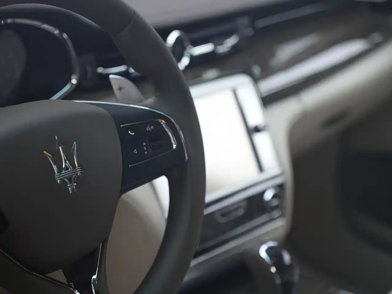 Photo 9 - Maserati Quattroporte
