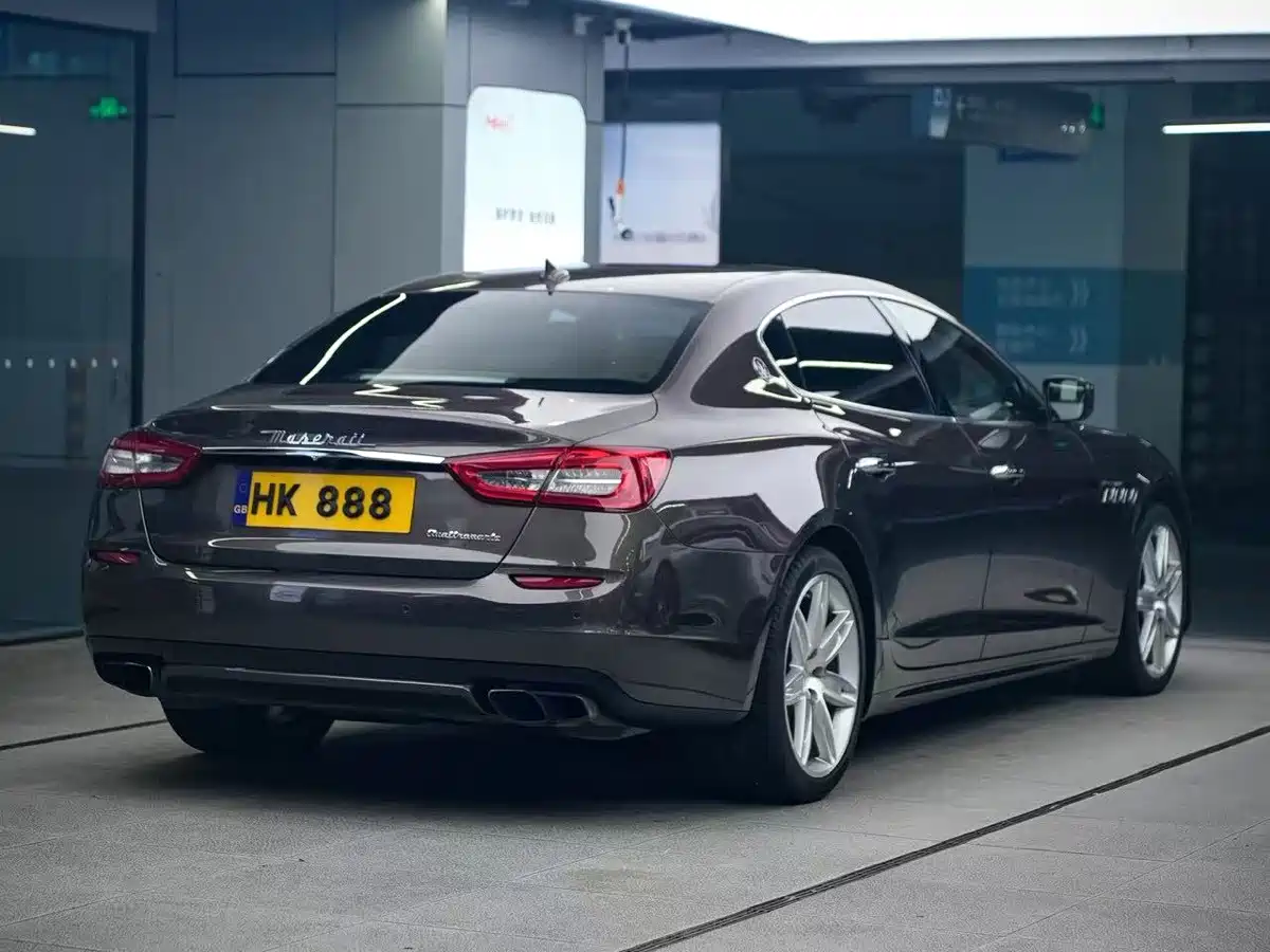 Photo 39 - Maserati Quattroporte