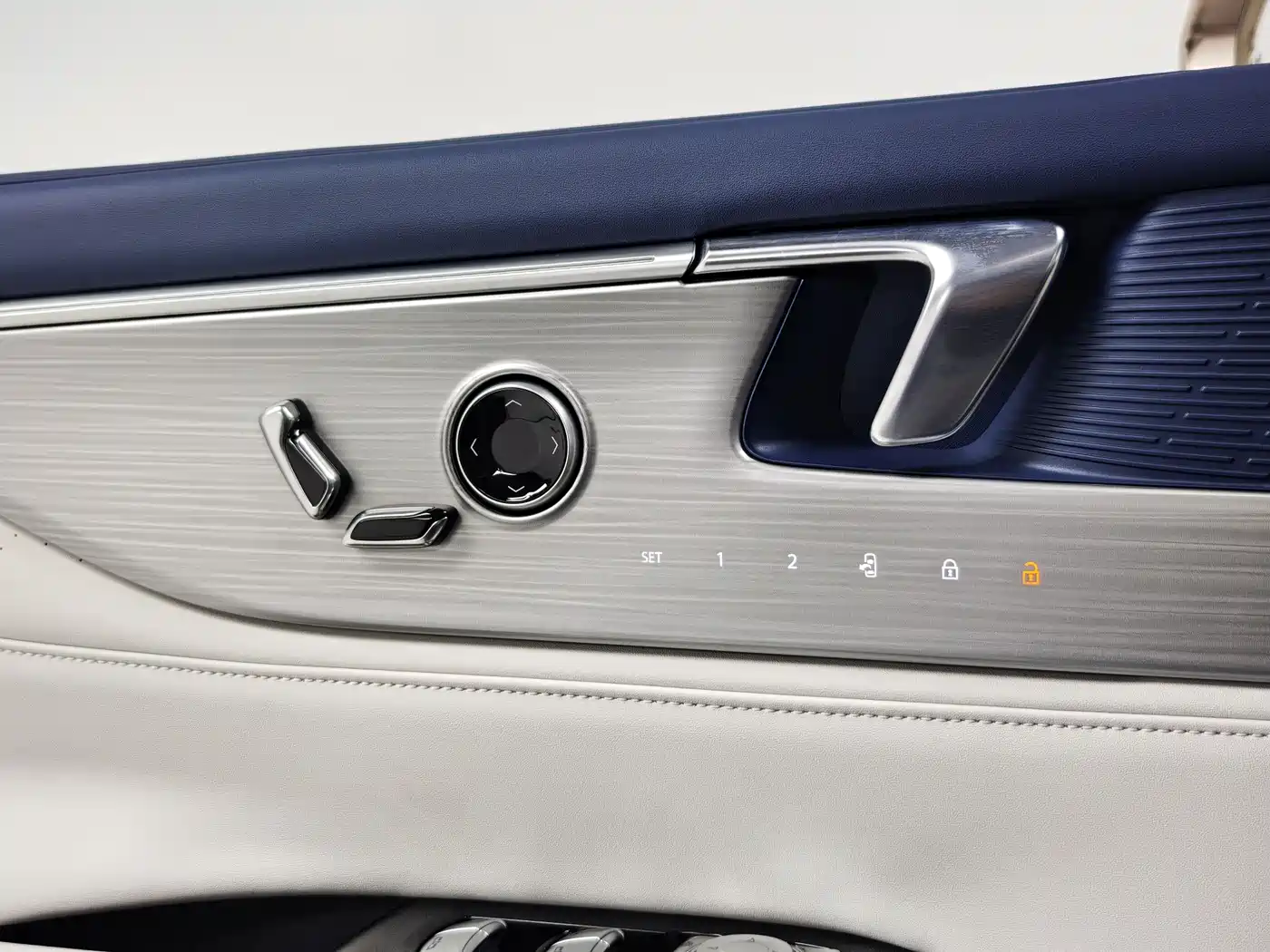 BUICK GL8 NEW ENERGY