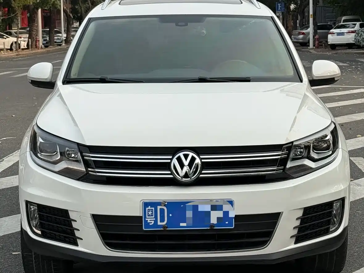 Volkswagen Tiguan 2015 1.8TSI Automatic 2WD Highline фото 2