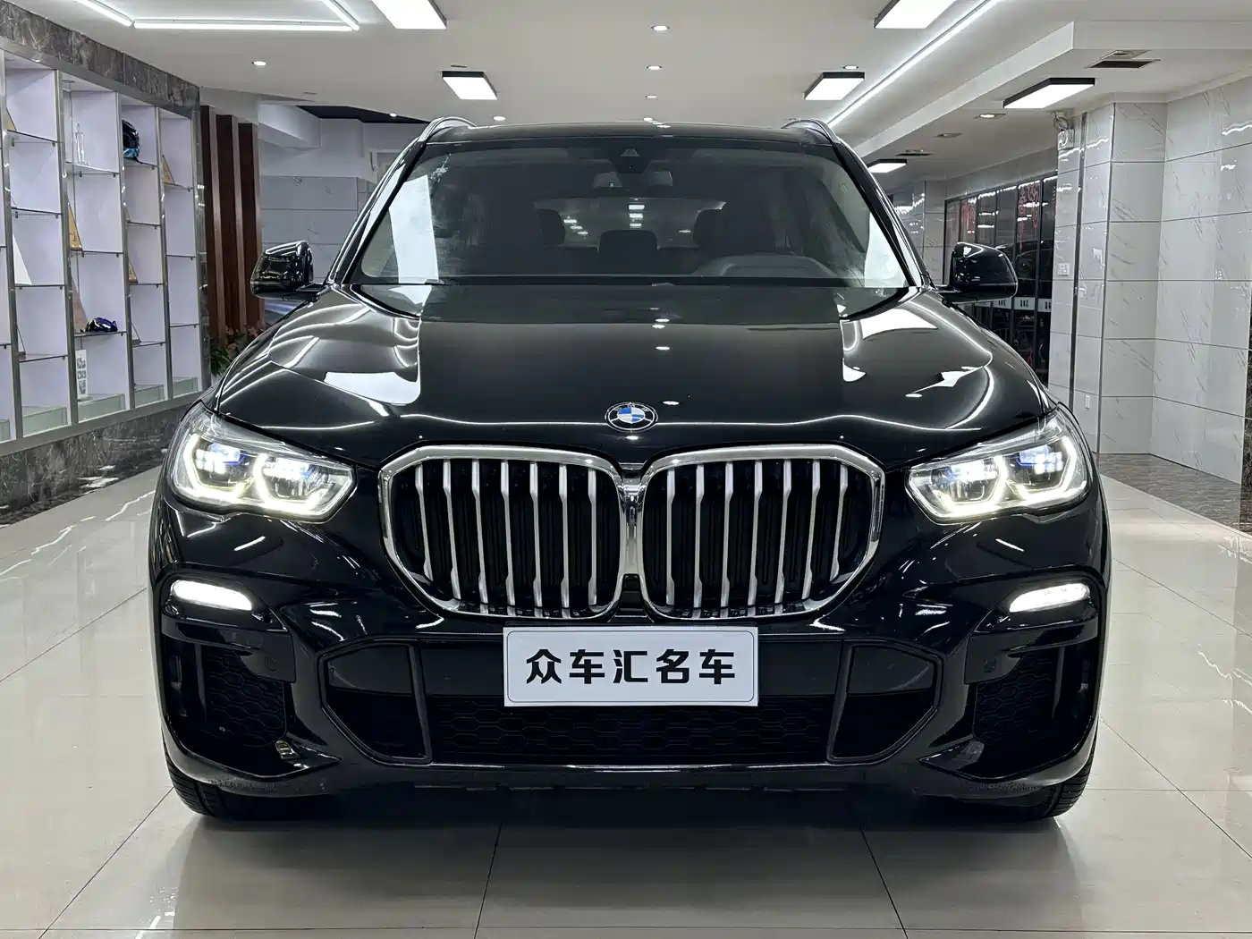 BMW X5 (Import) 2019 xDrive40i M Sport Package фото 2