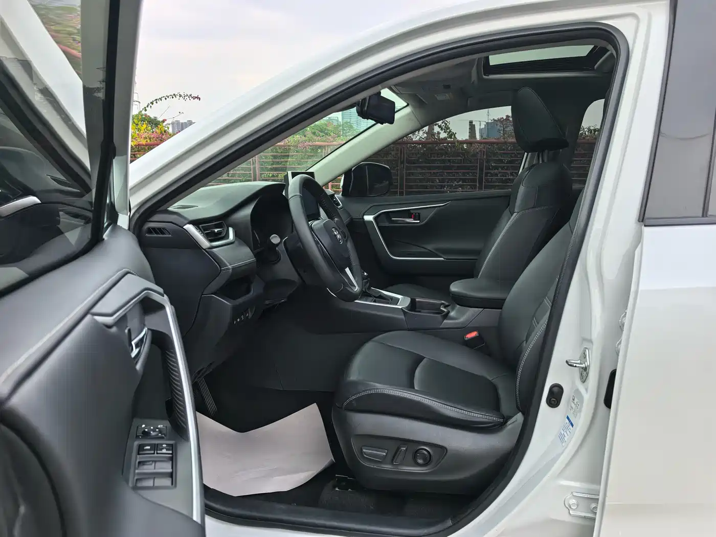 Toyota RAV4 Rongfang 2021 2.0L CVT 4WD Trend PLUS фото 4