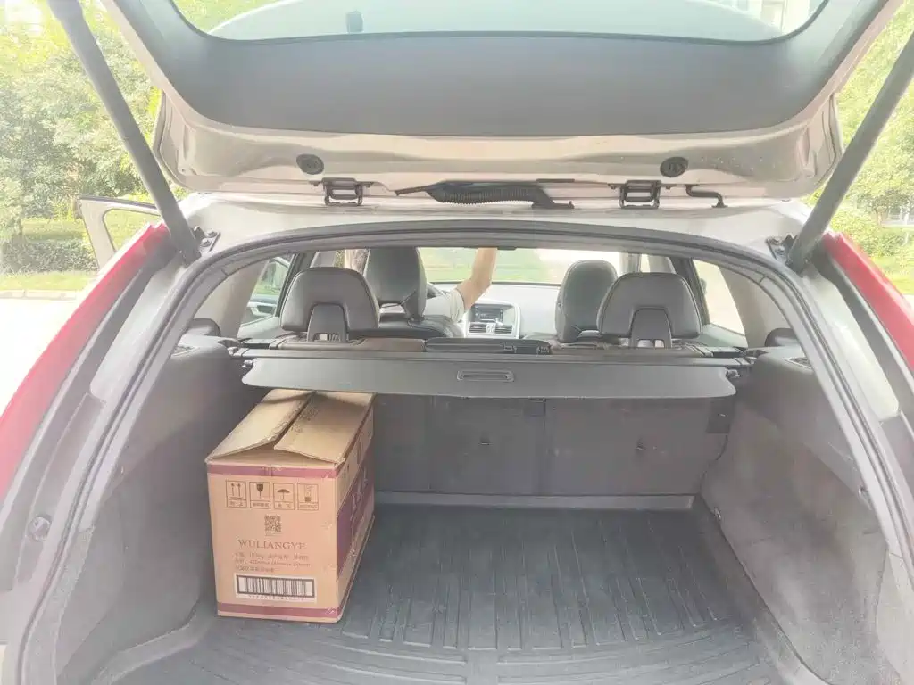 Volvo XC60 (Import) 2014 2015 T6 Momentum