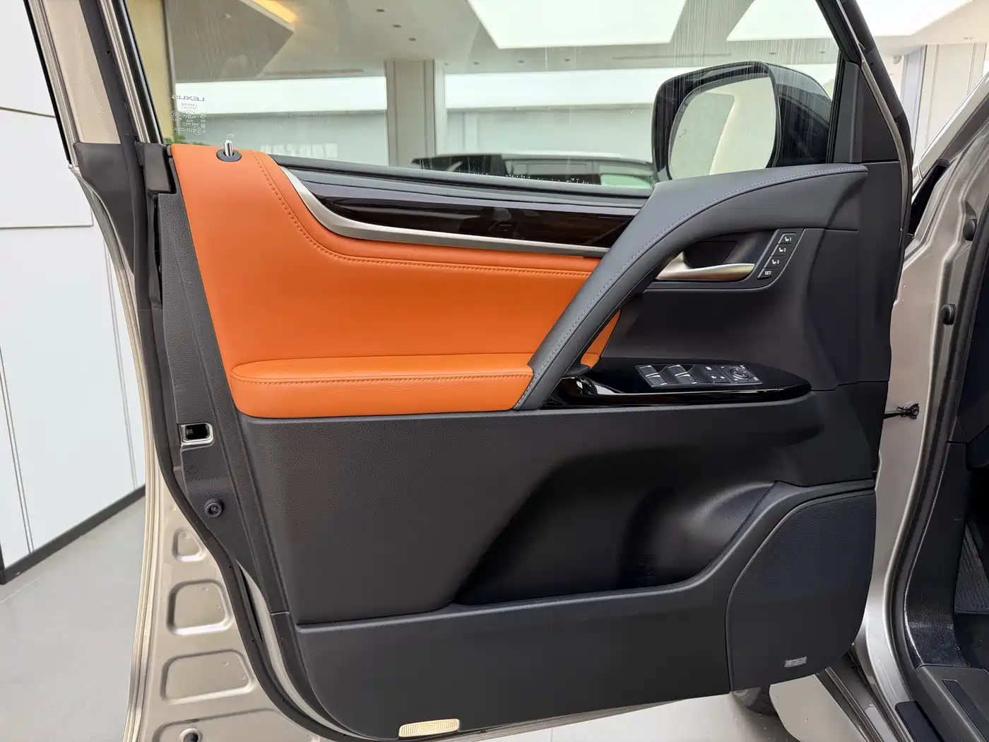 Lexus LX 2019 570 Prestige Luxury Edition фото 17