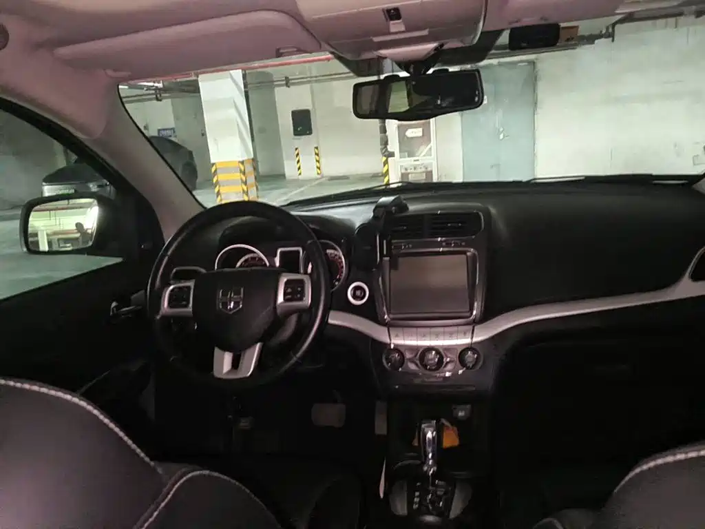 Dodge Journey 2015 2013 Model 2.4L 2WD Premium Edition