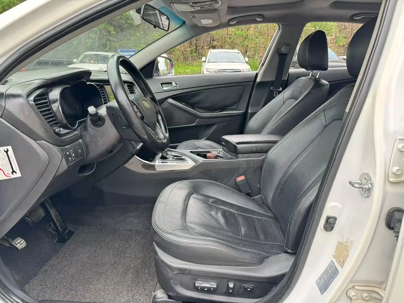 Kia K5 2012 2.4L Automatic DLX Special Edition фото 4